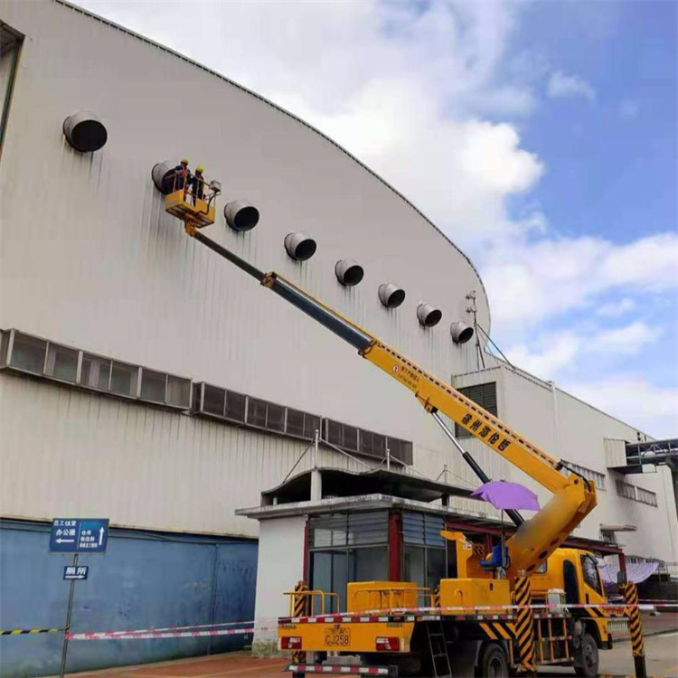 陵水高空作业车出租服务：专业广告牌安装解决方案