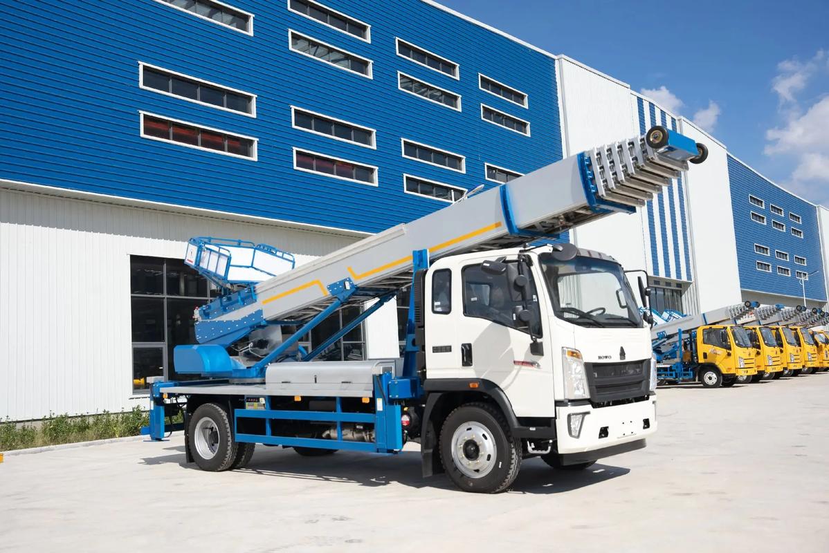 陵水出租云梯车高空作业车 建筑垃圾搬运