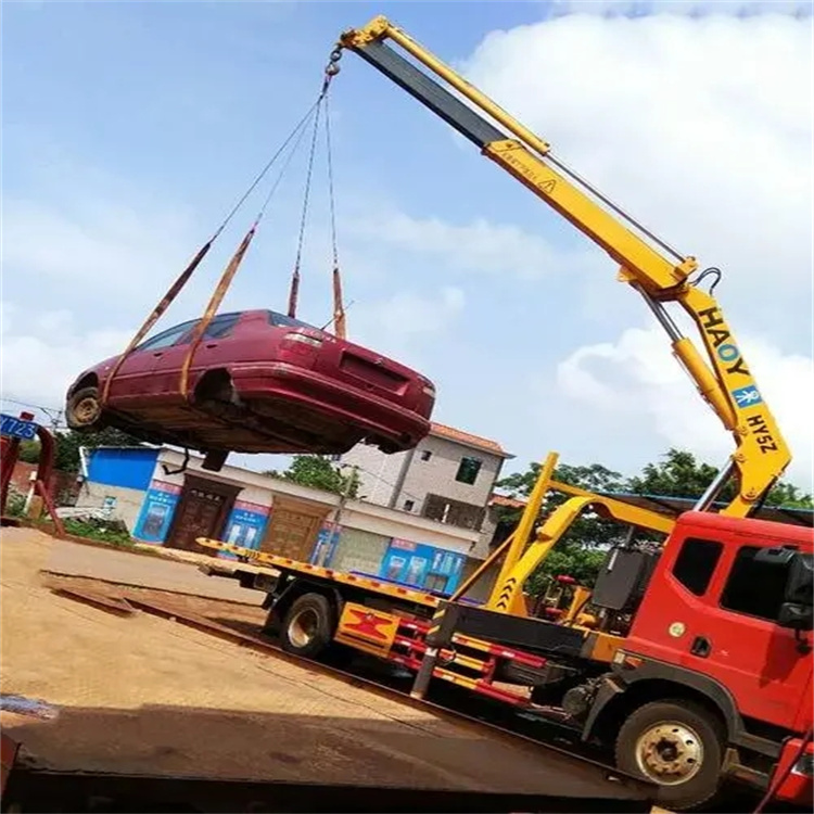 陵水吊车吊汽车的正确方法